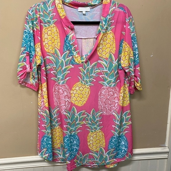 Simply Southern Pineapple Tunic Top Flowy Bright Colors Cruise Resort Wear SZ M - Picture 1 of 5